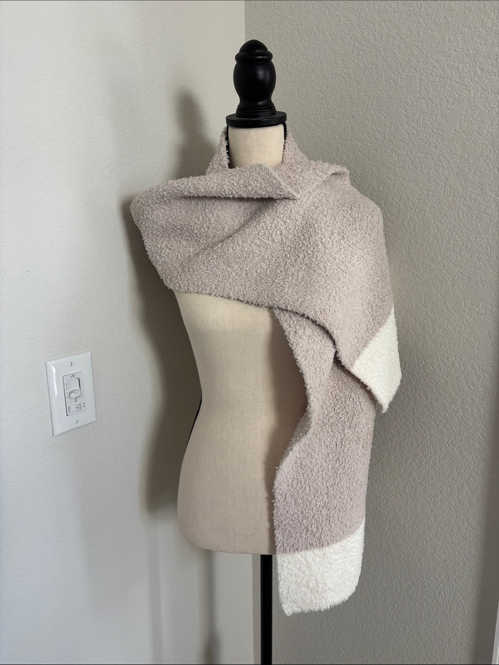 Barefoot Dreams CozyChic Scarf & Glove Set ❄️🏔️